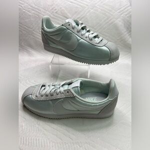 76:  Nike Womens Classic Cortez Nylon (Barely Grey/ Barely Grey- White)Size 7.5